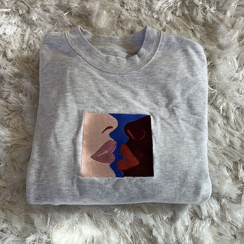 Grey graphic crew neck